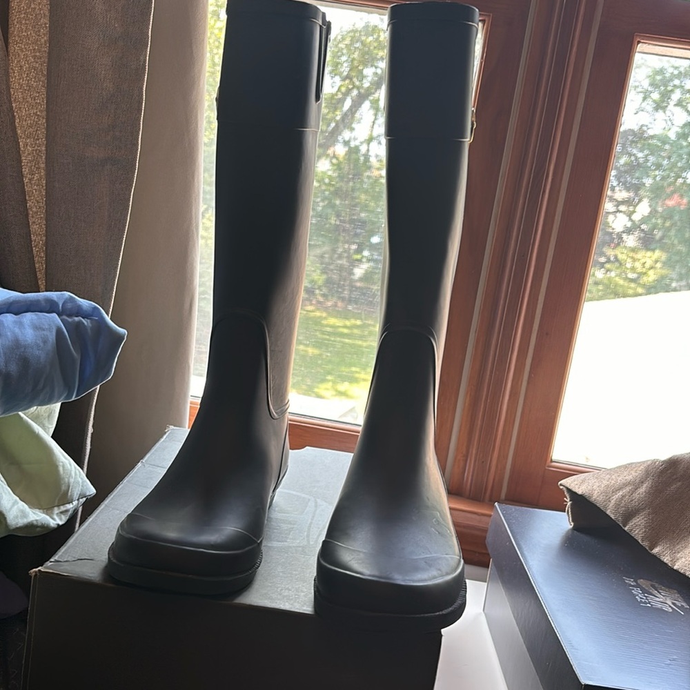 Tommy Hilfiger Rubber boots like new with a free gift